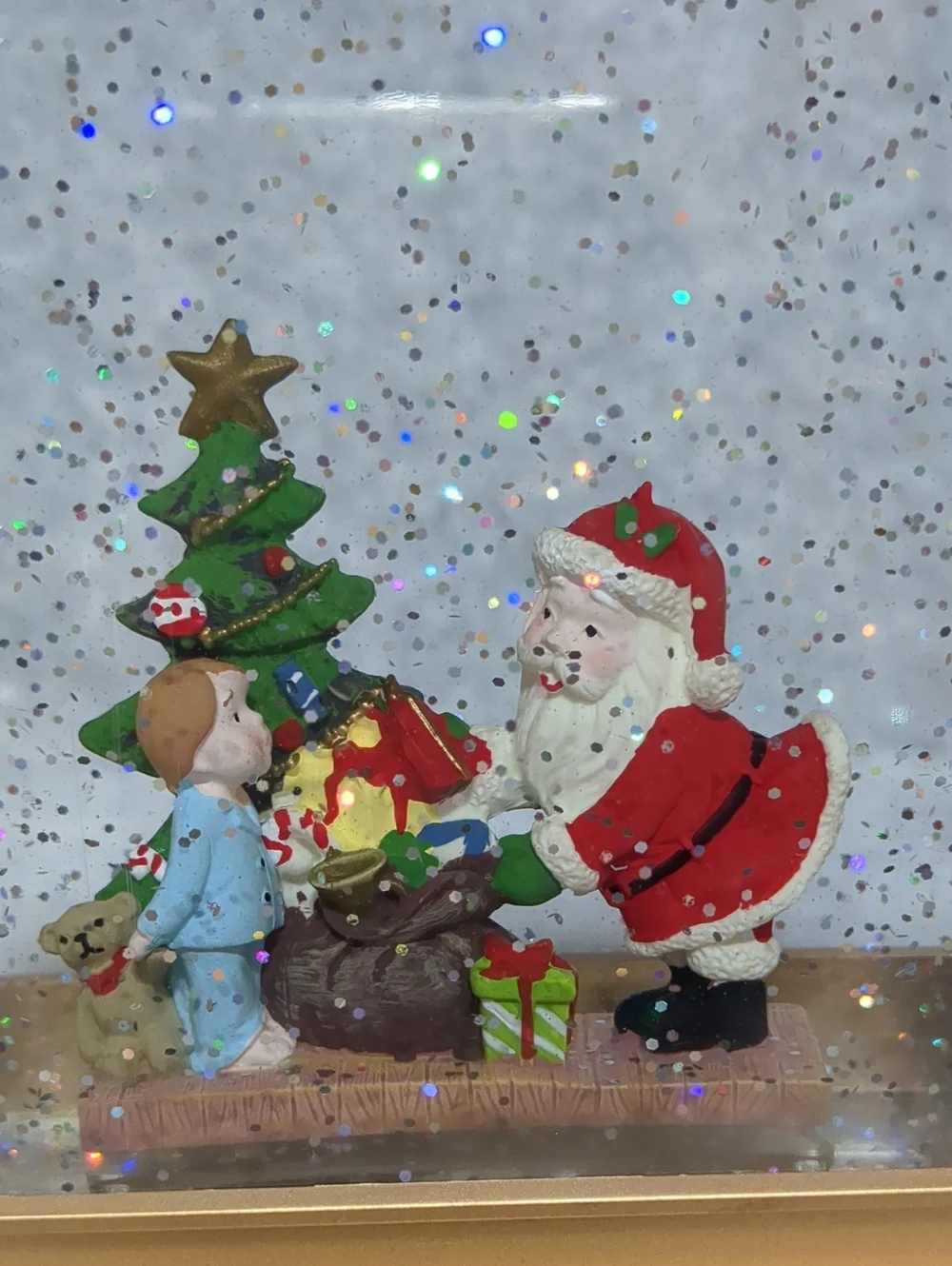 2021 Avon Gifts From Santa Snow Globe Lantern NIB